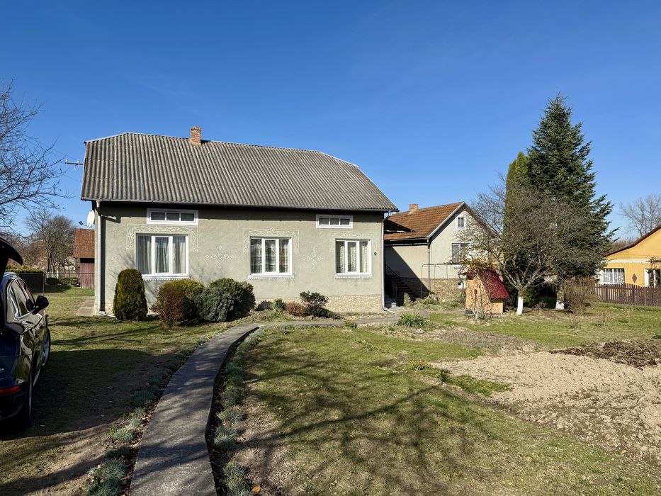 Продам будинок з великою територією