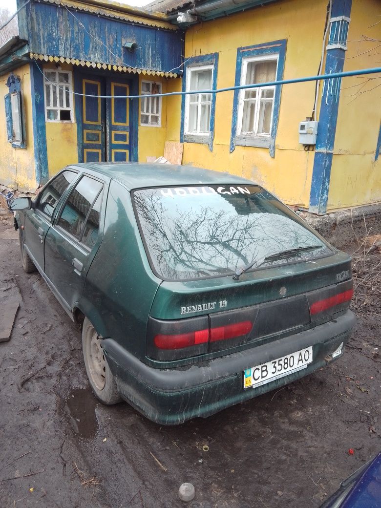 Срочно Renault 19 хачбек