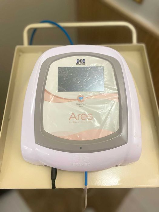 Máquina de Carboxiterapia Ares - Ibramed (com Carrinho)