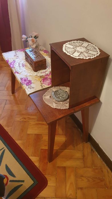 Mesinha de telefone vintage