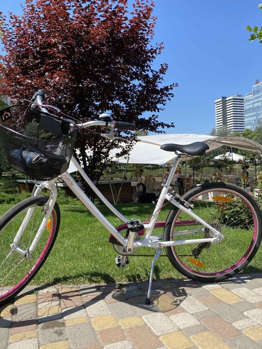 Велосипед Giant SUEDE білий 2
Жіночий велосипед для SUEDE 2.