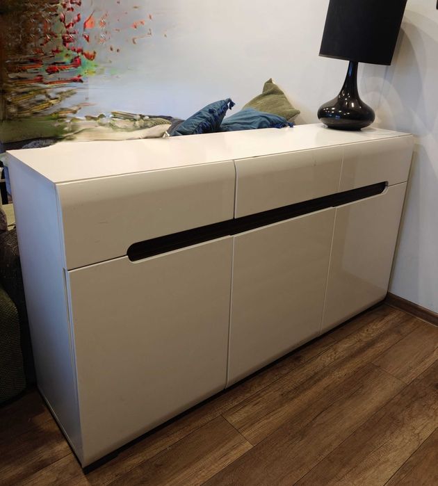 Biały komplet mebli do salonu