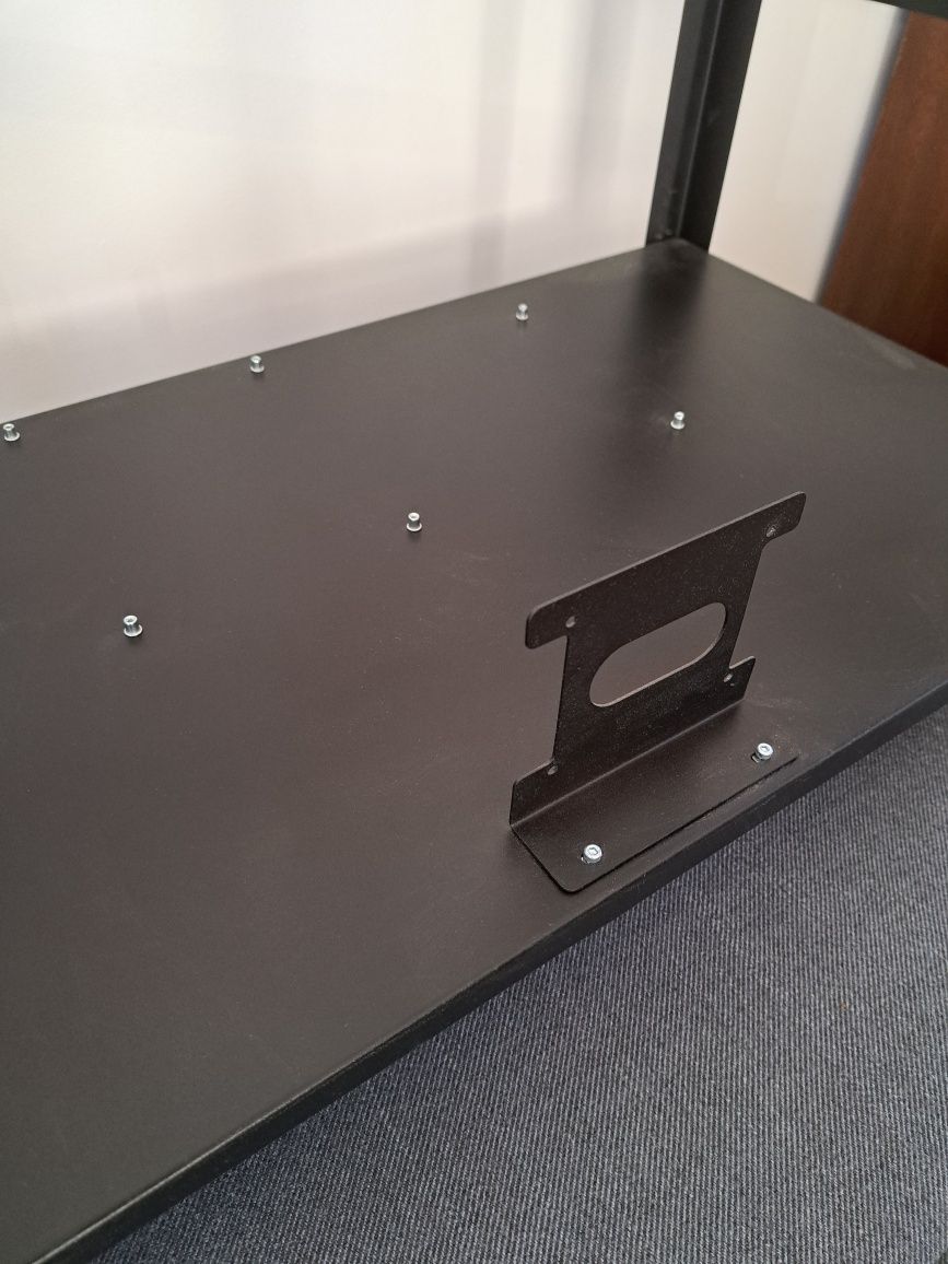 Stelaż / otwarta obudowa PC z 6 rizerami
