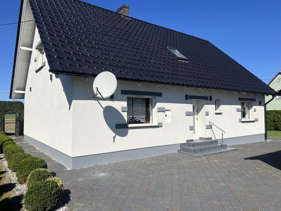 Dom pod lasem z ogrodem i placem zabaw – 140 m², 12 arów, Korfantów