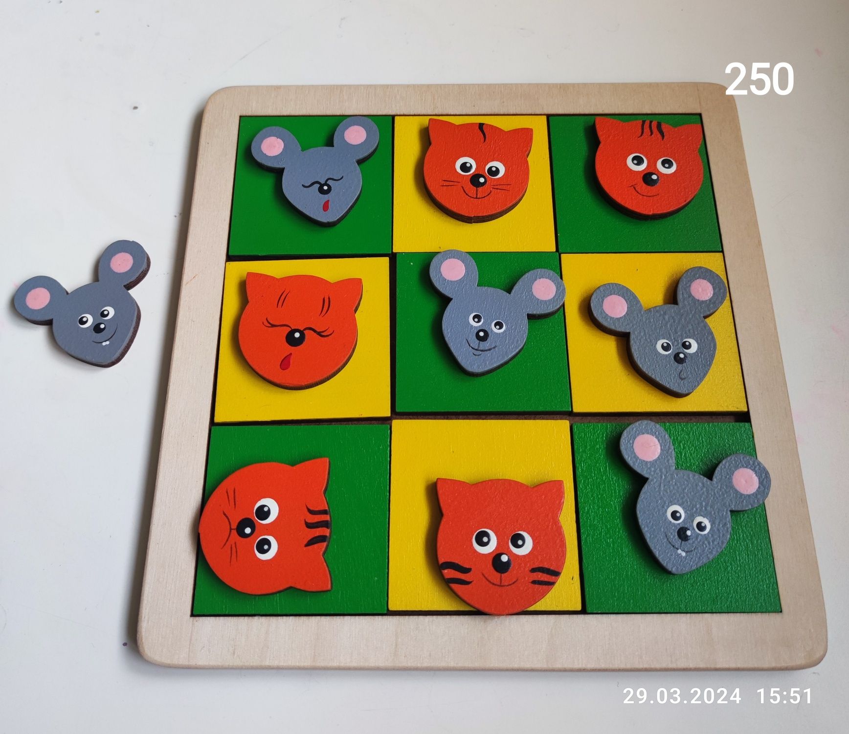 Игра кошки-мышки аналог крестиков ноликов