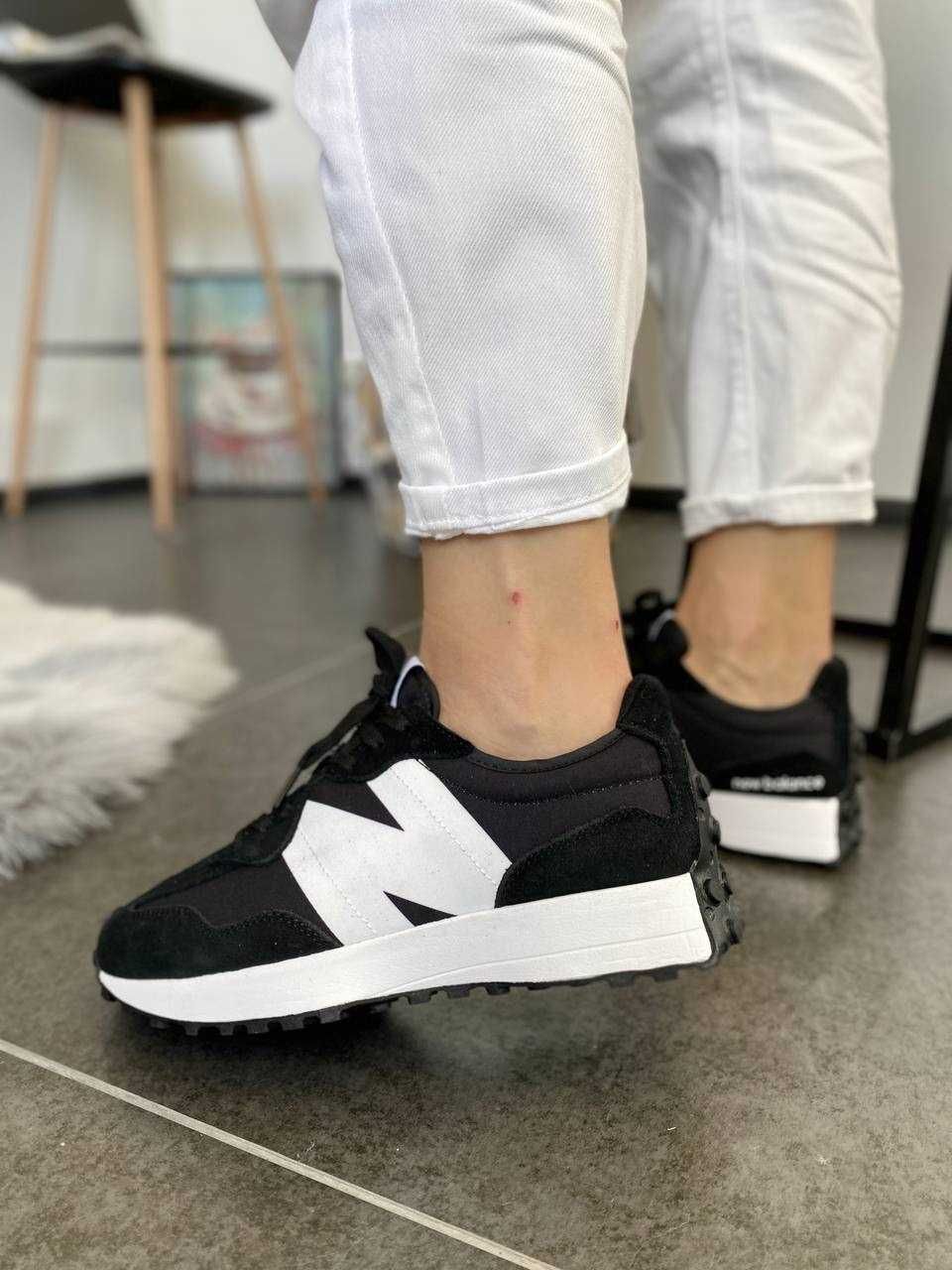 Кросівки New Balance 327 Black White