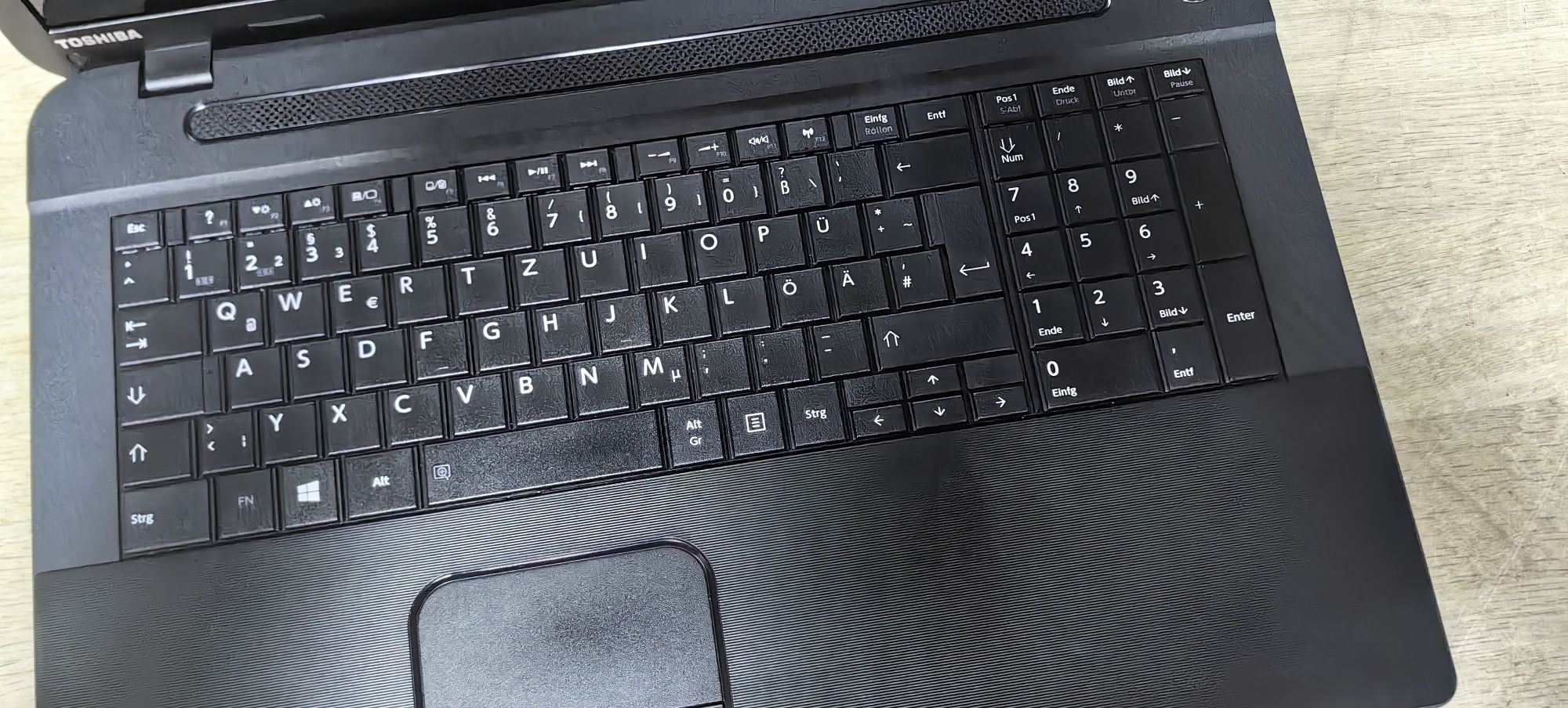 Ноутбук Toshiba C70D/AMD El-2100/Ram 4Gb /HDD No