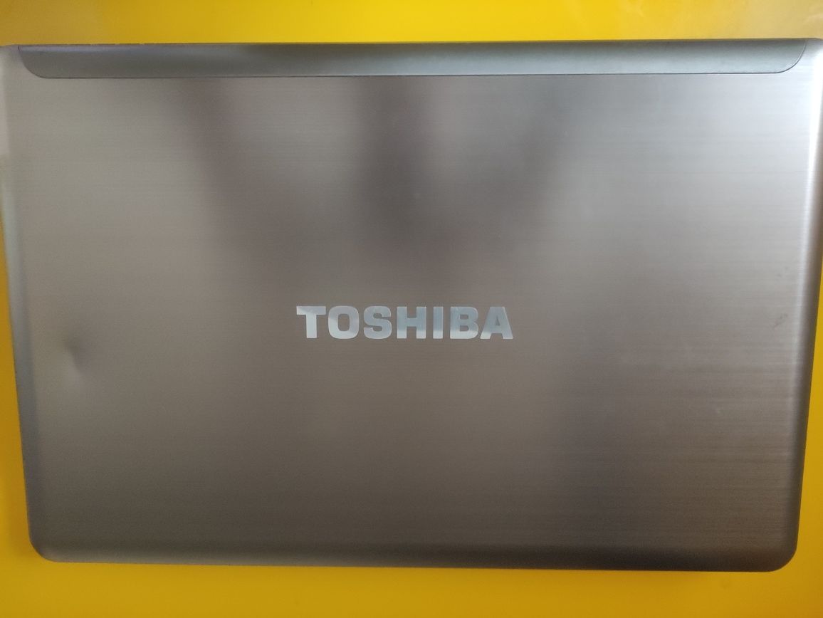 Ігровий ноутбук Toshiba P850 металевий , дві відеокарти (i7/ssd/8 gb/