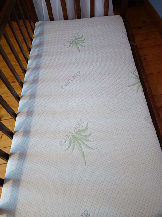 Ліжко дитяче з балдахіном