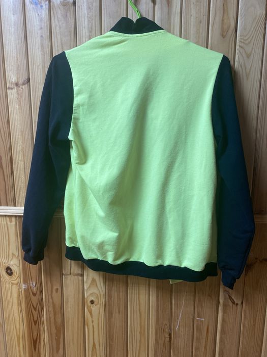 Стильний бомбер (куртка) — розмір 44