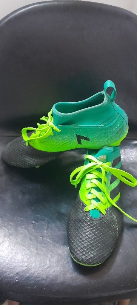 Футбольная обувь Adidas 42 размер