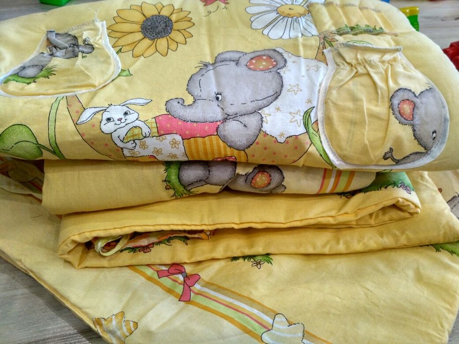 Хорошенький комплект детского постельного белья