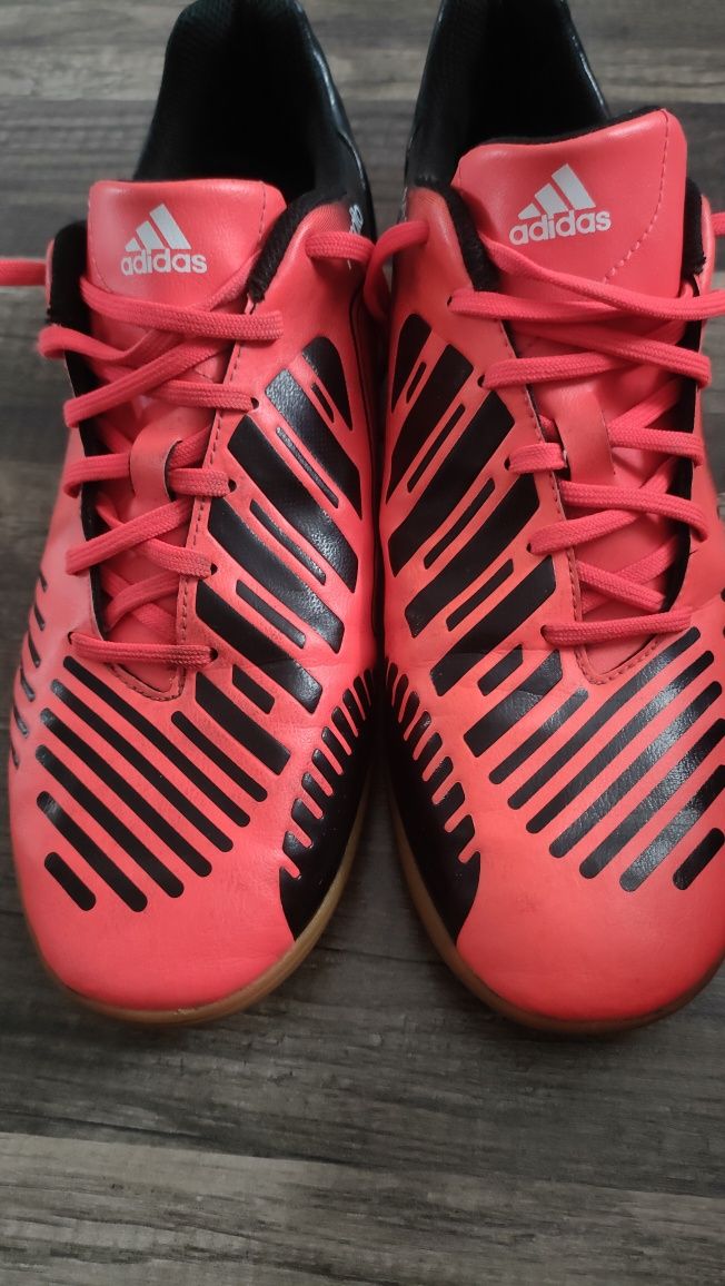 świetne halówki ADIDAS PREDATOR w super stanie