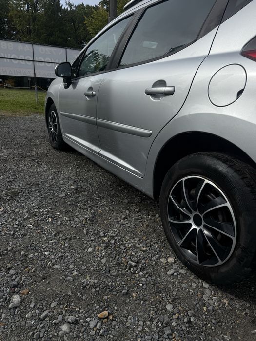 Peugeot 207 W dobrym stanie