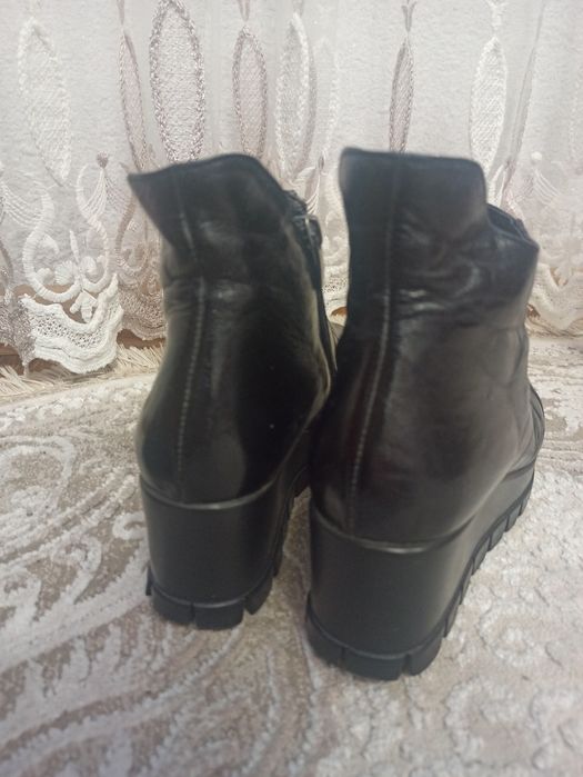 Жіночі черевики демі