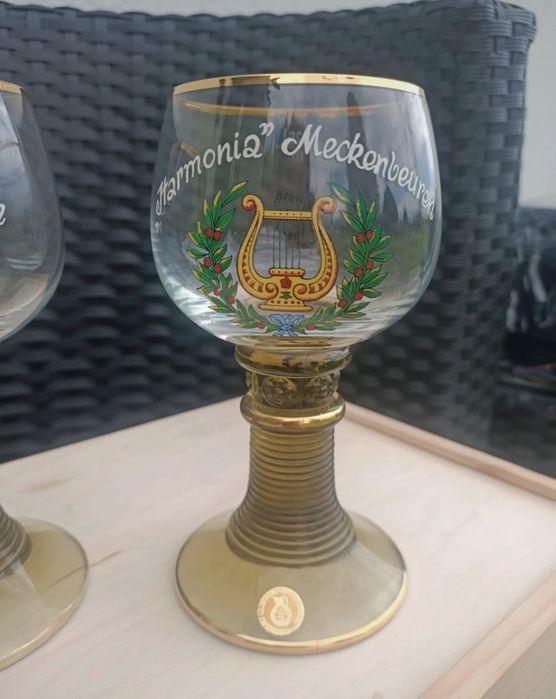 Zabytkowe kielichy Romer