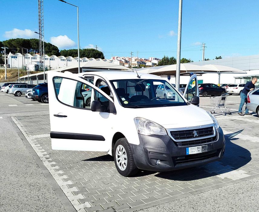 Peugeot Partner 1.6 Blue-HDi Full Extras, Muito boa.