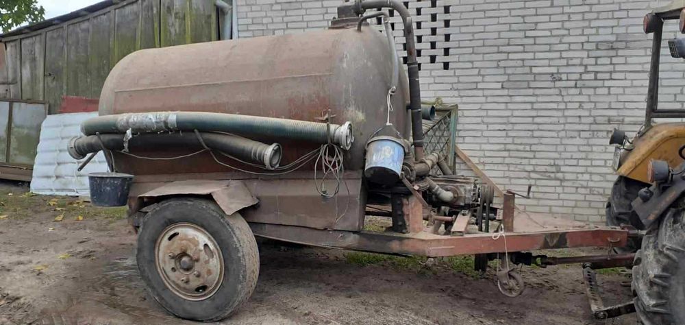 Sprzedam Przyczepka wywrotka + beczkowóz 3000L