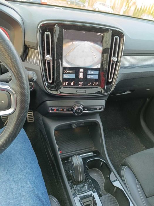 VOLVO XC 40 R-design AWD 247KM