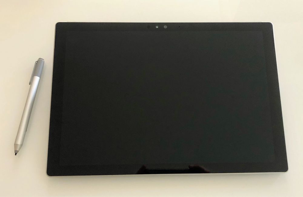 Microsoft Surface pro 4 i5 256gb 8 gb RAM