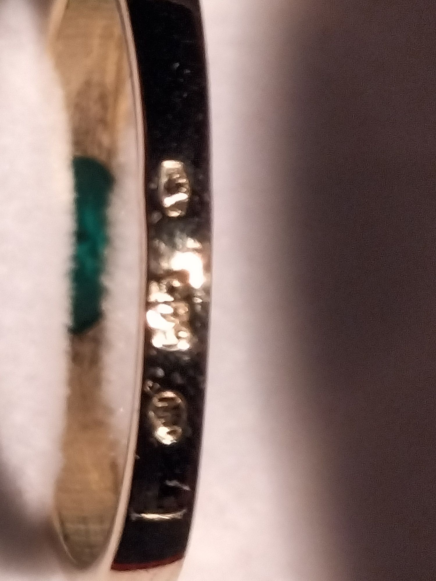 Złoty pierścionek z syntetyczny szmaragd 585