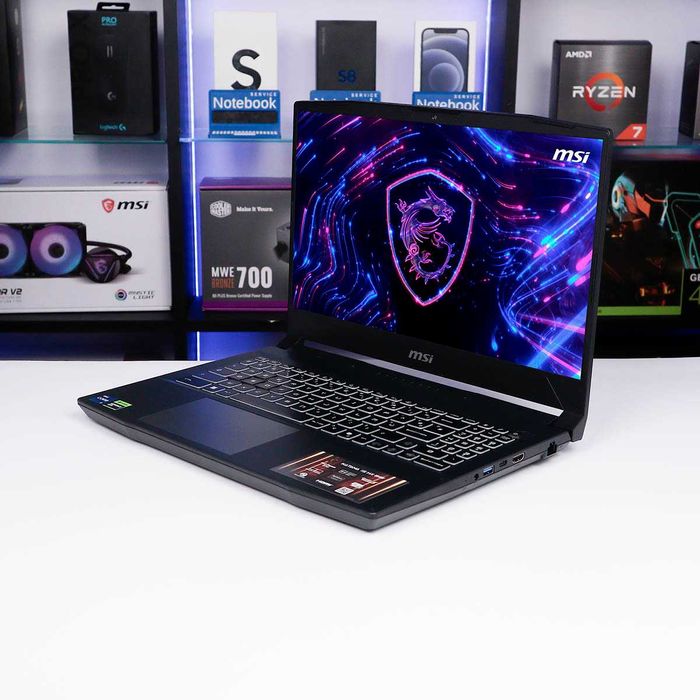 Ігровий ноутбук MSI Katana 15 HX B14W / Intel Core i7 / 16 ГБ RAM