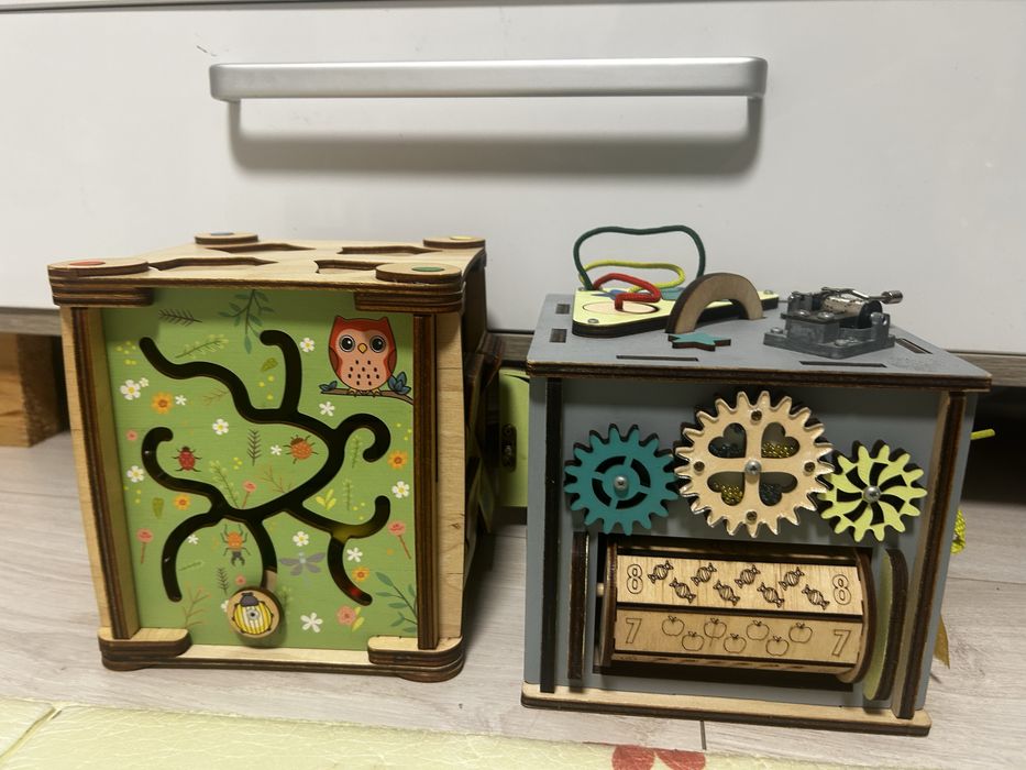 Бізікуб для малюків