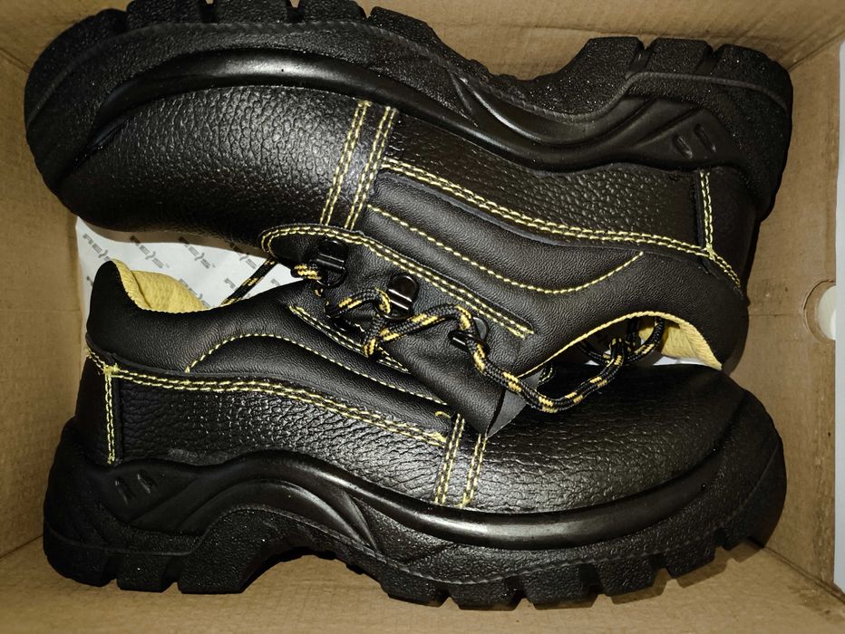 Buty robocze nowe 38 czarne sznurowane