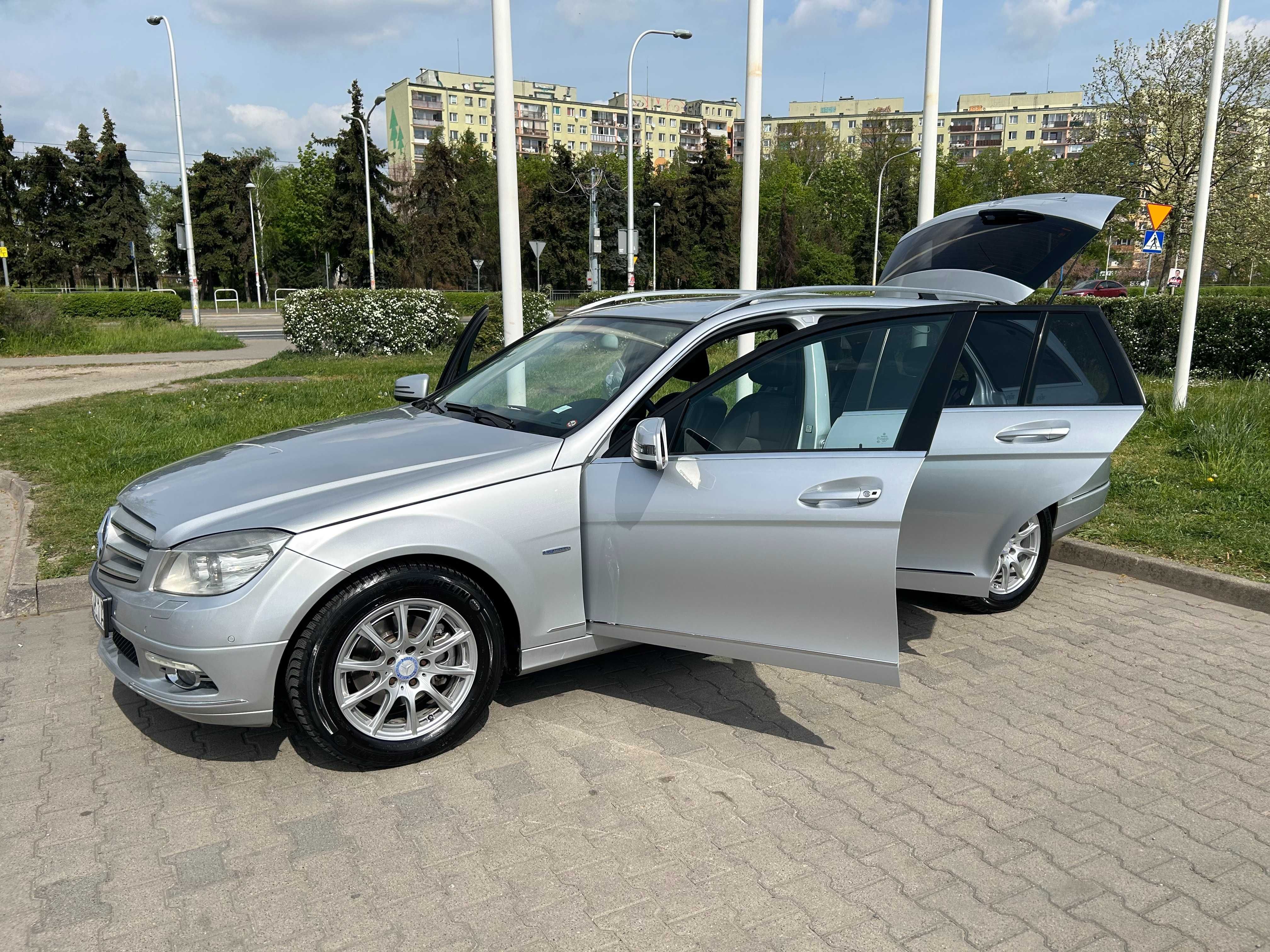 Mercedes-Benz Klasa C W204 220 CDI Avangarde Kombi 2010 salon Polska