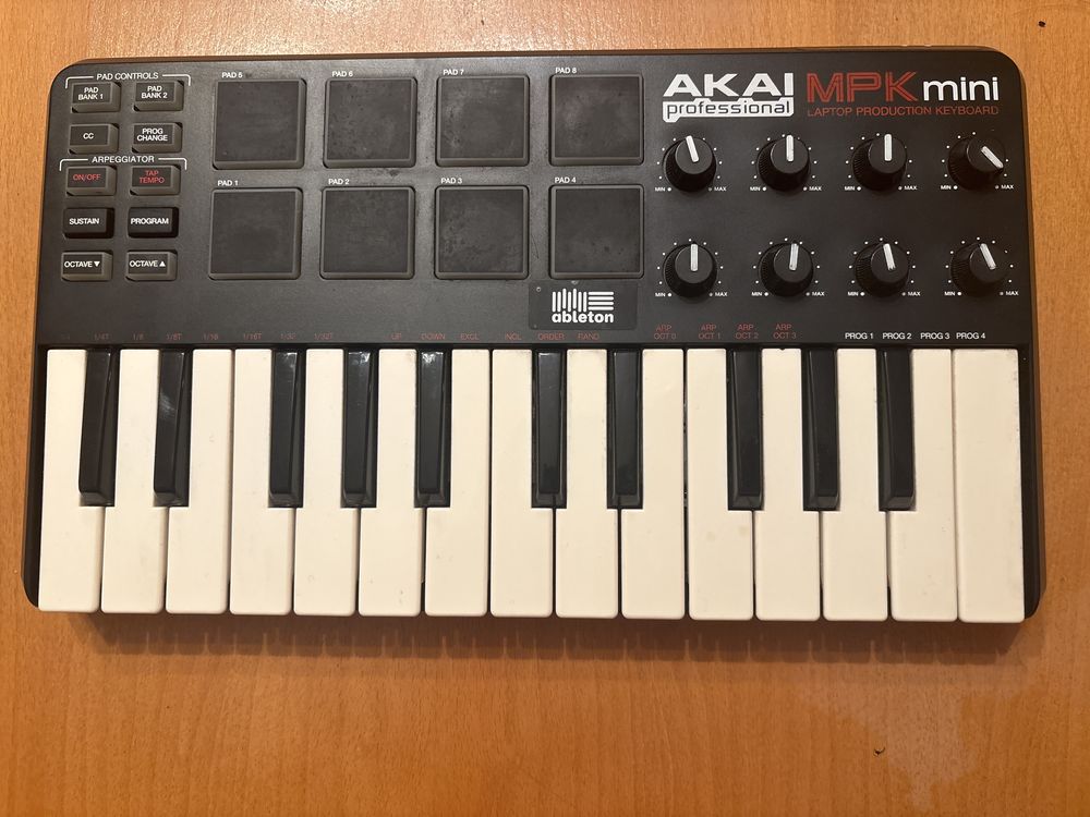 AKAI MPK mini mk1