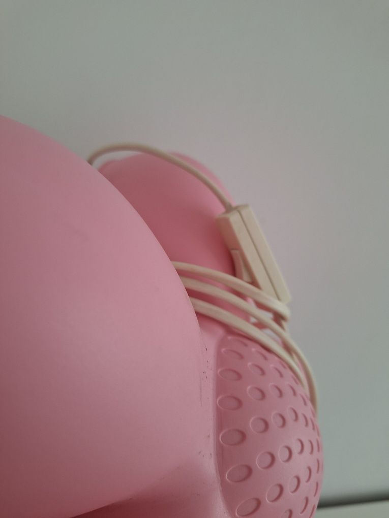 Lampka nocna ikea blomma smila ścienna