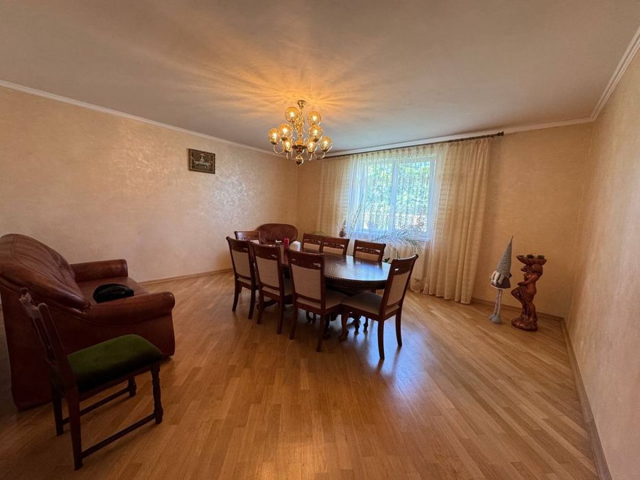 Продаж будинку Лісневицька