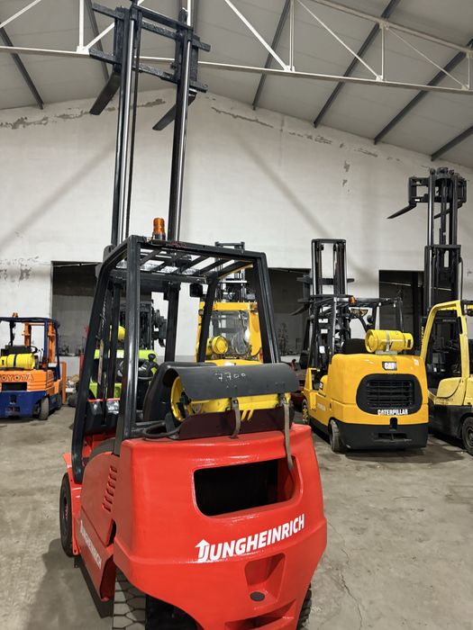 Empilhador juncheirich 2000 kgrs gas com tudo como novo