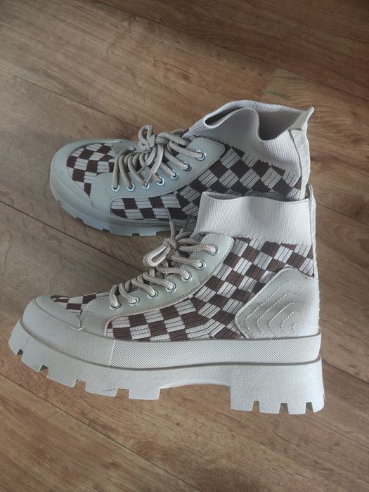 Botki nowe 40 kratka