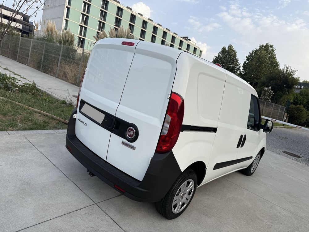 Fiat Doblo - 2019 - 3 Lugares c/ GPS - 1.6 Diesel