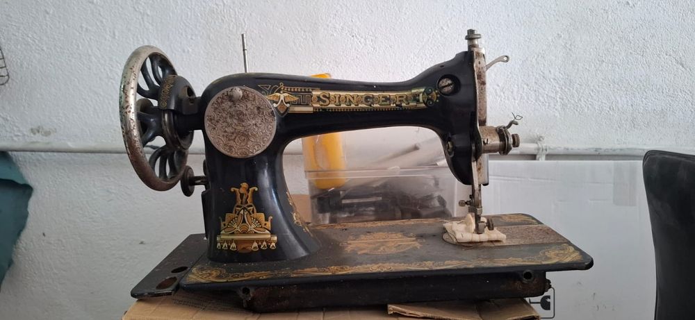 Máquina de costura antiga Singer