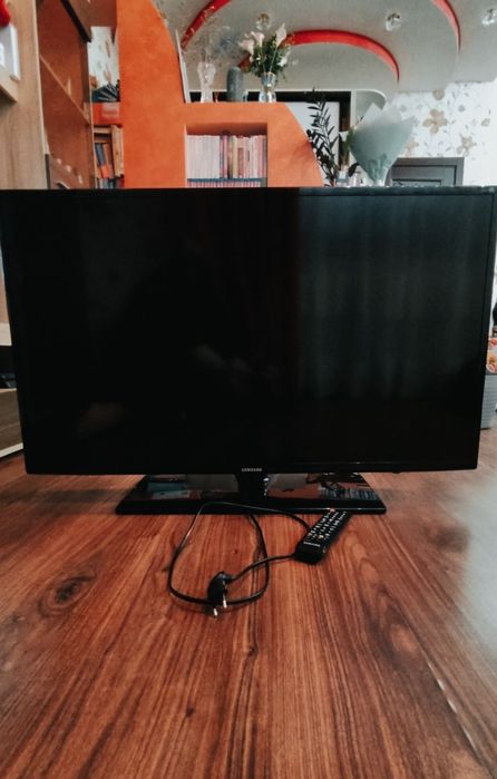 3D LED телевізор Samsung UE40EH6037K
Великий Б/У В ідеальному стані, я