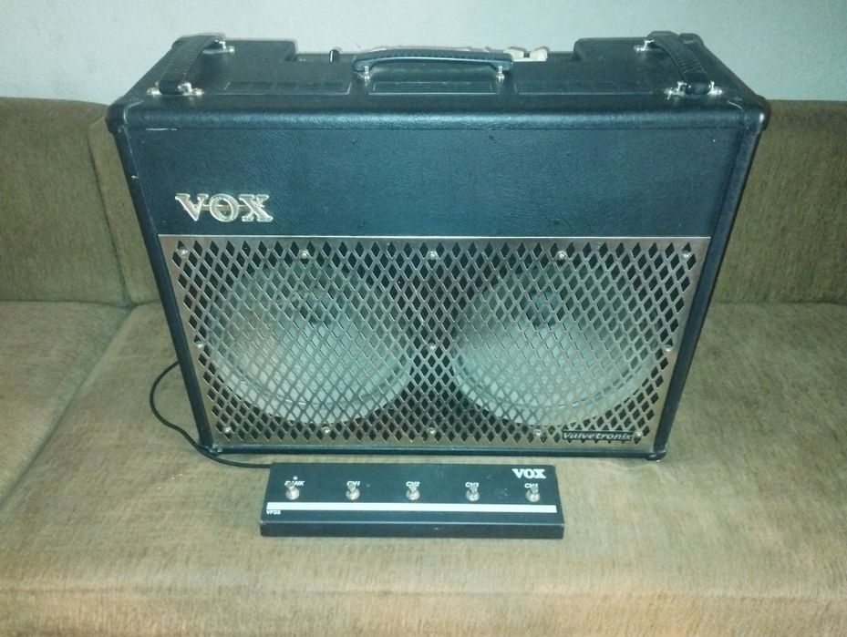Wzmacniacz gitarowy Vox vt100