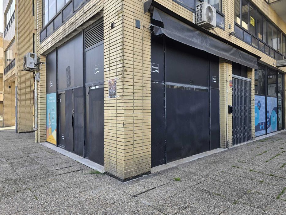LOJA Centro do PORTO JUNTO AO MARQUÊS Rua da Constituição 45m2 c/copa