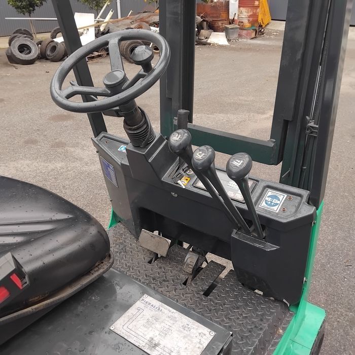 Empilhador elétrico