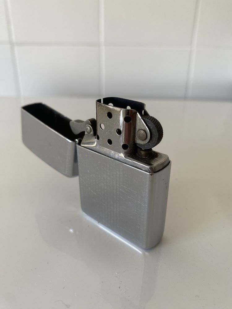 Isqueiro Zippo Prateado