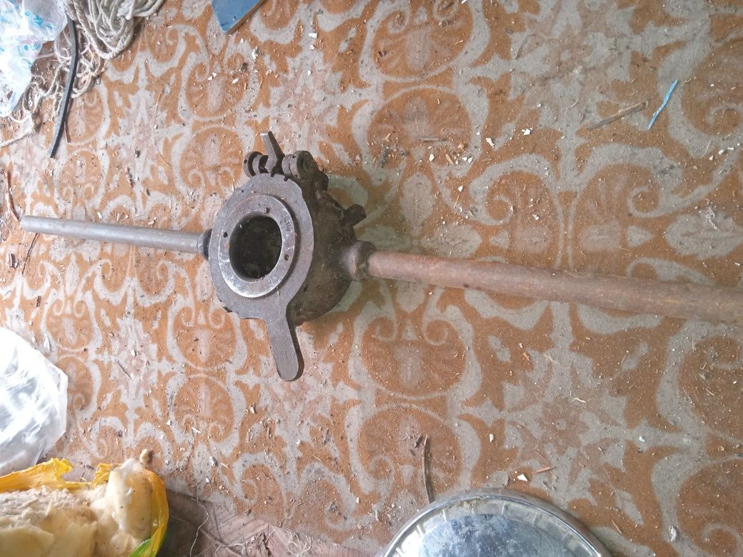 Клупп для нарезания резьбы