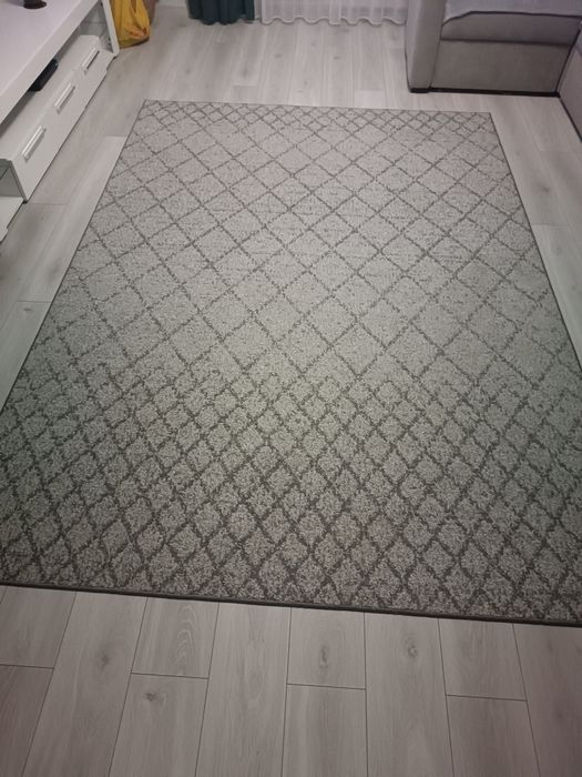 Sprzedam duży dywan 200x280 cm