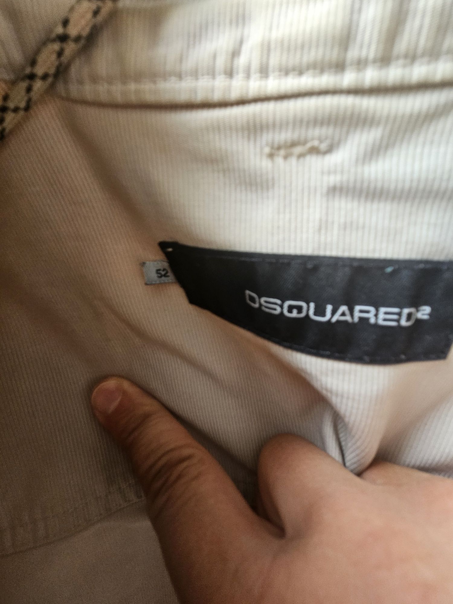 Лёгкая короткая  куртка dsquared2(оригинал)