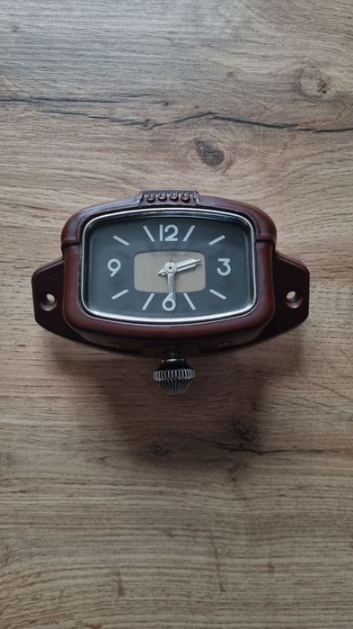 Часы автомобильные ссср