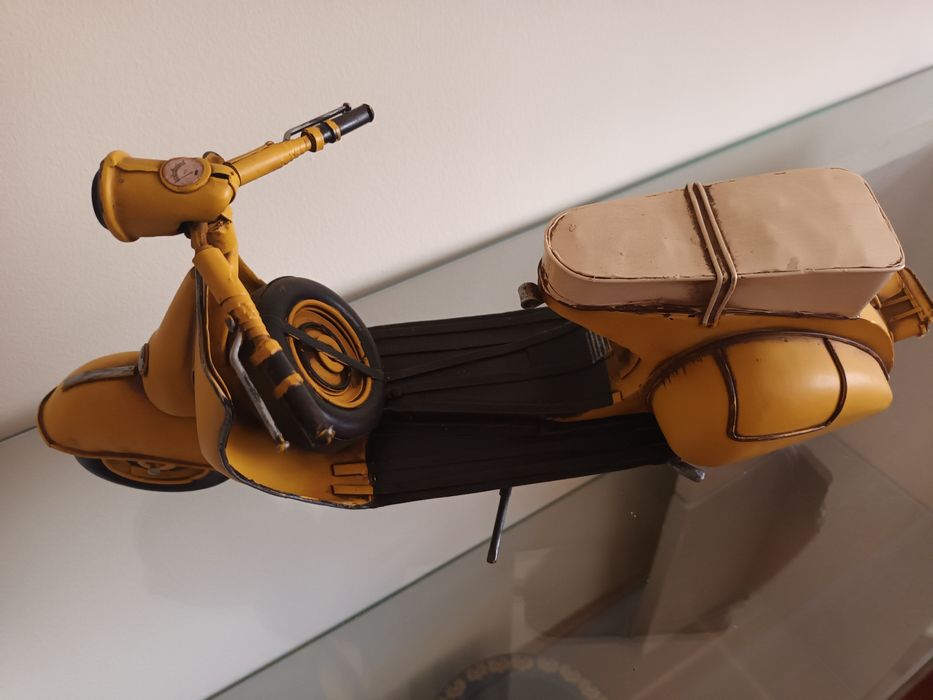 Mota Vespa Decorativa [Miniatura)