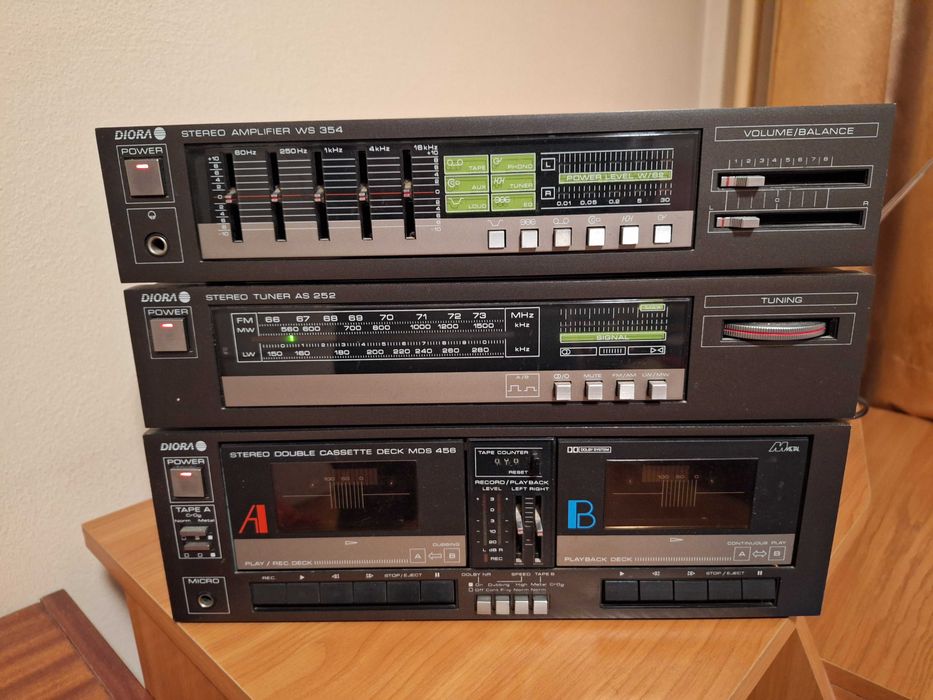 DIORA Wieża - Wzmacniacz WS-354, tuner AS-252, magnetofon MDS-456