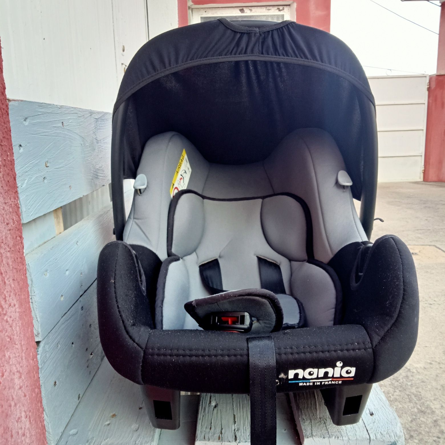 Vendo carrinho de bebê e ovo com pouco uso