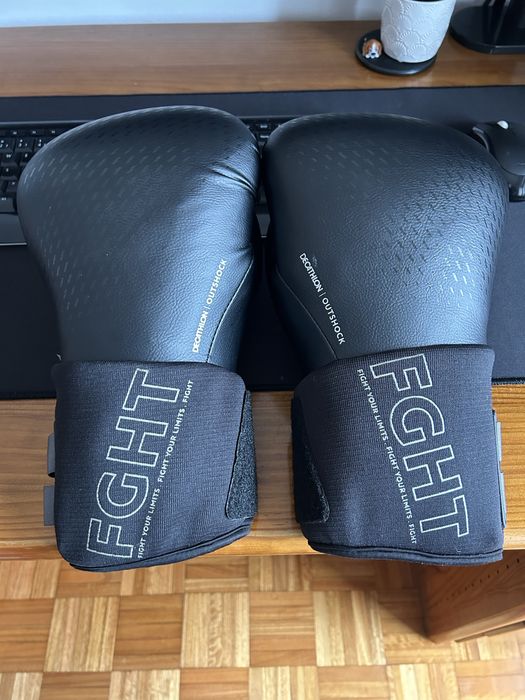 Luvas de boxe 16oz novas