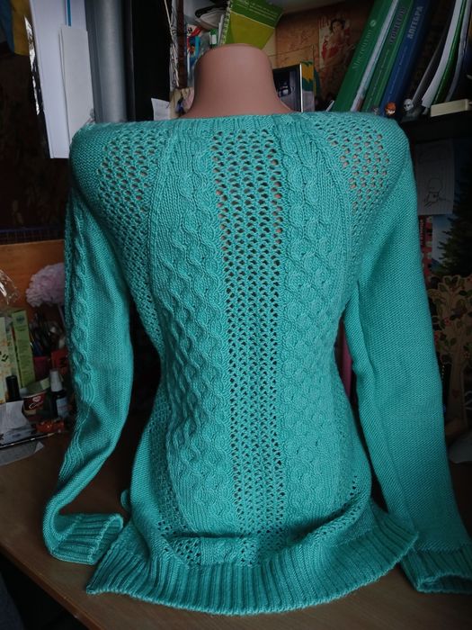 Свитер новий р.42-46